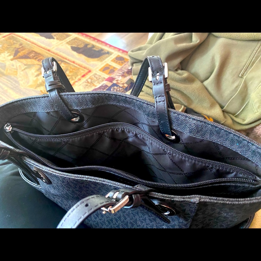 MICHAEL KORS BLACK TOTE